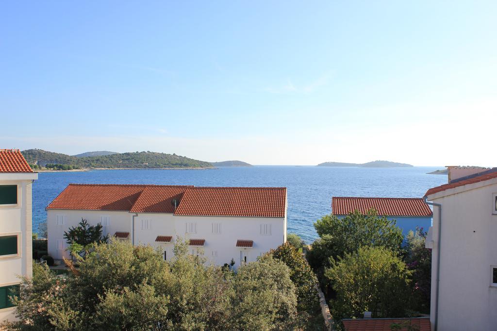Apartments 4 Dolphins Rogoznica  Buitenkant foto