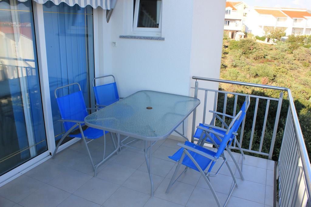 Apartments 4 Dolphins Rogoznica  Kamer foto
